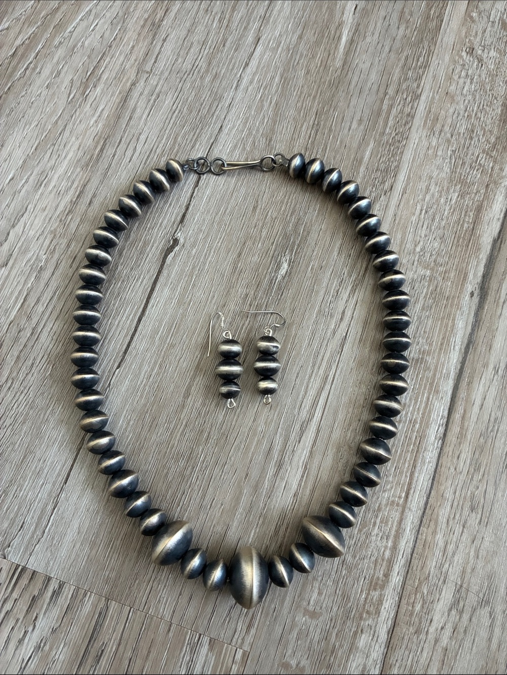 Handmade Navajo Pearls Sterling Silver Graduated Bead Necklace & Earrings Set